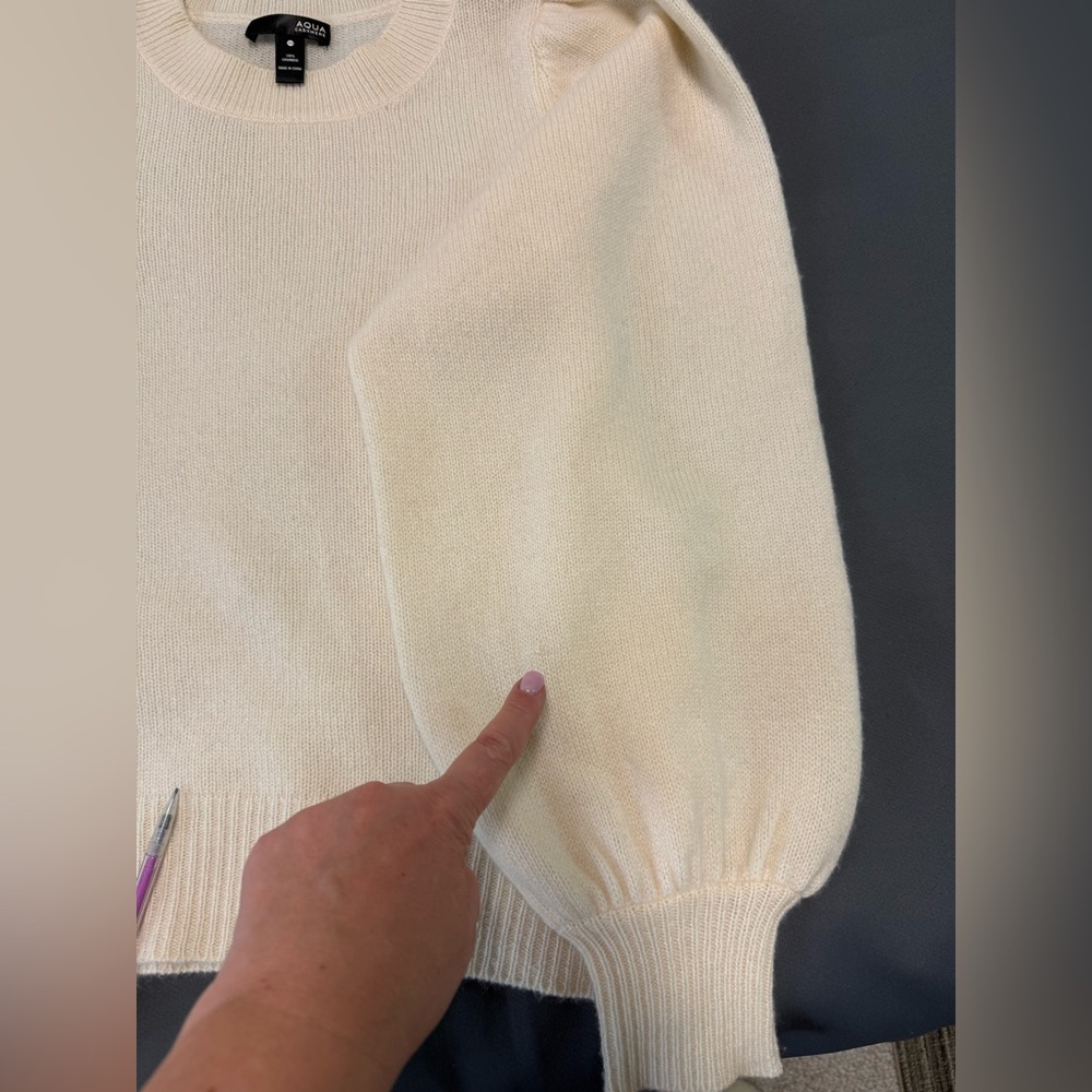 AQUA Cashmere
Puff-Sleeve Cashmere Sweater , size XS - Picture 11 of 12